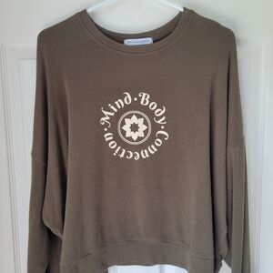 Club Pilates Emily Hsu Designs Olive Green Cream Sweatshirt Lightweight Stretch